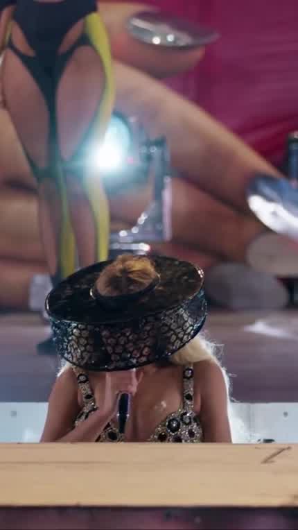 Stunning outfit during Renaissance tour in San Francisco | August 2023