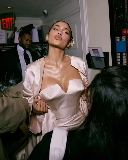 POP OUT GIRL KYLIE JENNER MET GALA 2024 