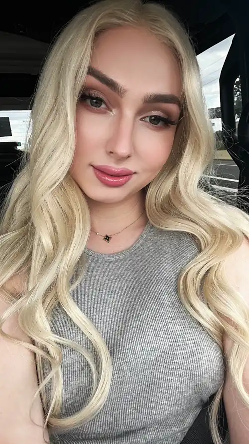 10 years on HRT 🏳️‍⚧️ - Today's look 💖