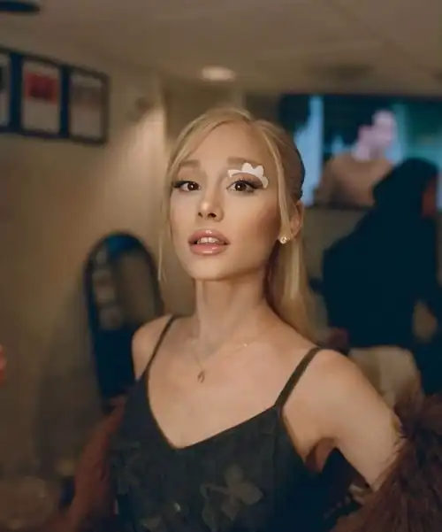 Ariana from her live performance in  SNL 