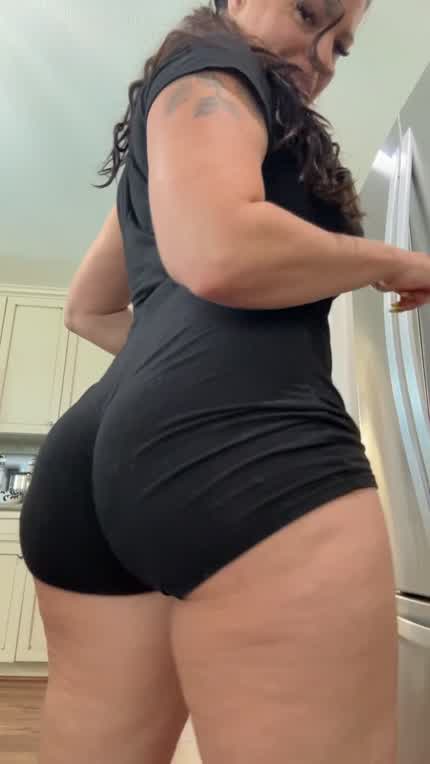 FWB and the benefit is… you can cum IN my big ass.