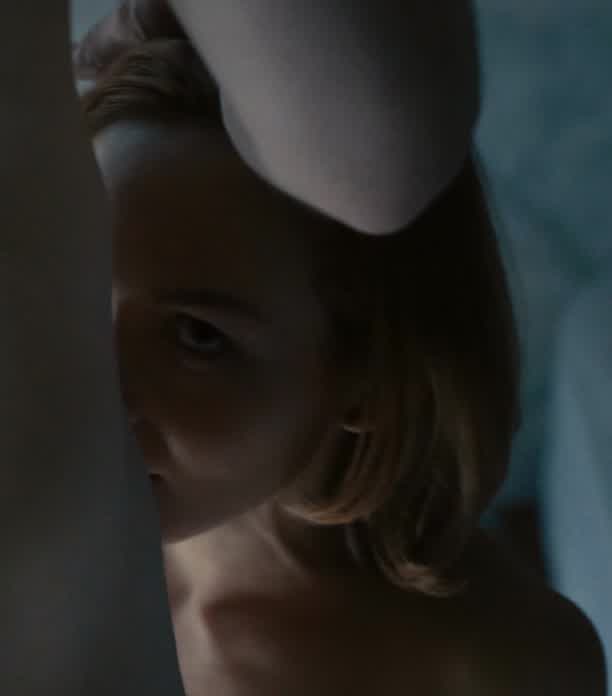 Louisa Krause, Anna Friel in "The Girlfriend Experience"