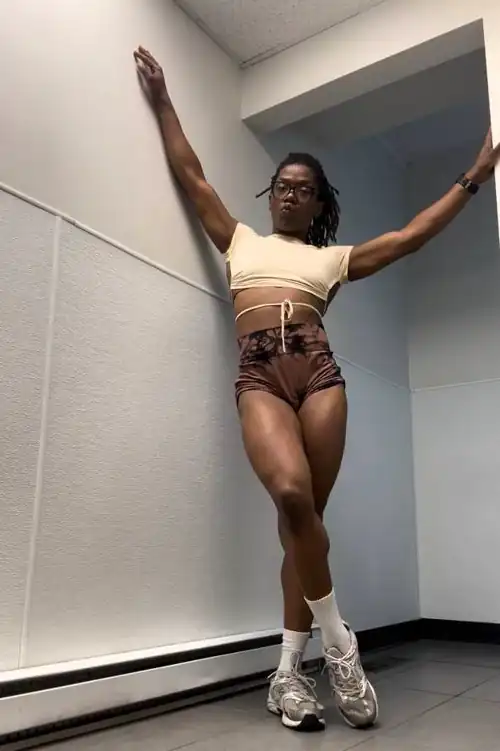 tryn to be thick and sexy