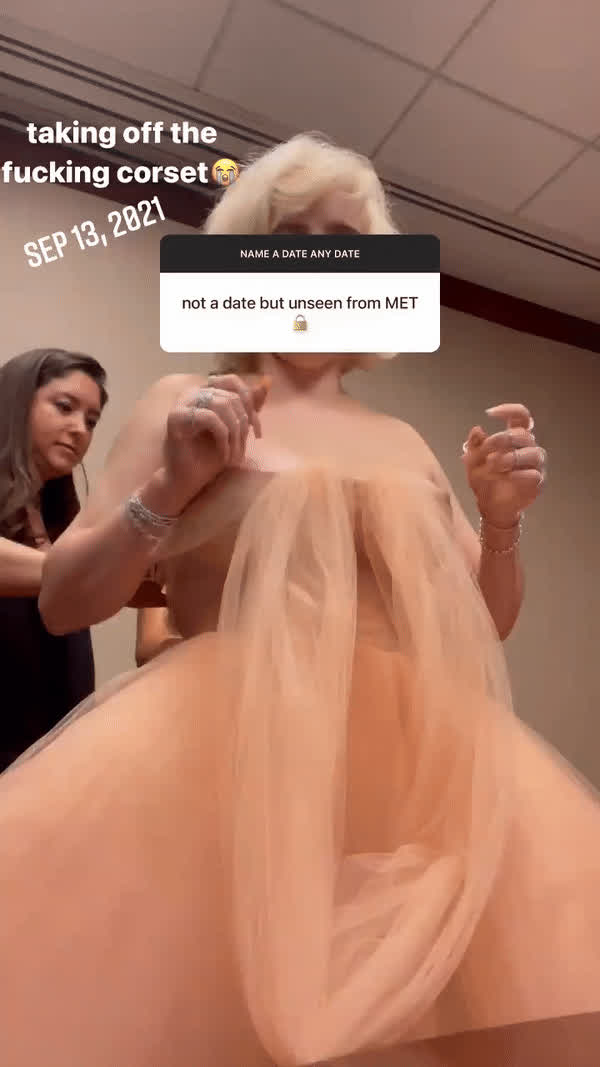 Undressing 😍