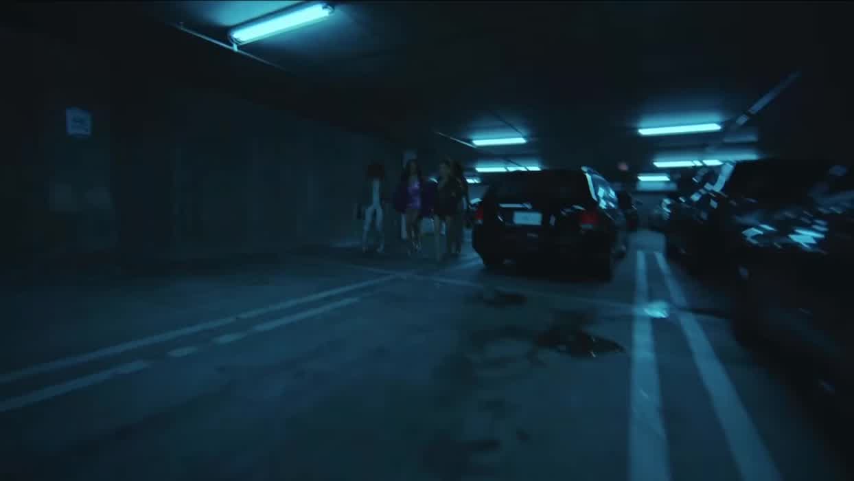 Selena Massive tits bouncing 🔥💋🥛🍼