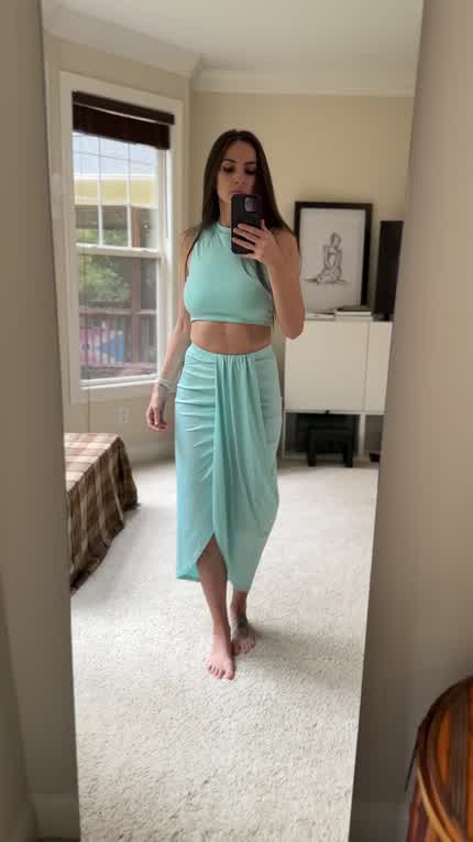 **POOF** You’ve stroked your cock 3 times and the MILF genie has appeared. What is your wish? (F40)
