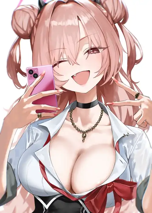 Kirara taking a selfie