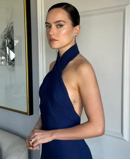 New Daisy Pic! Holy Shit! That tattoo!🥵