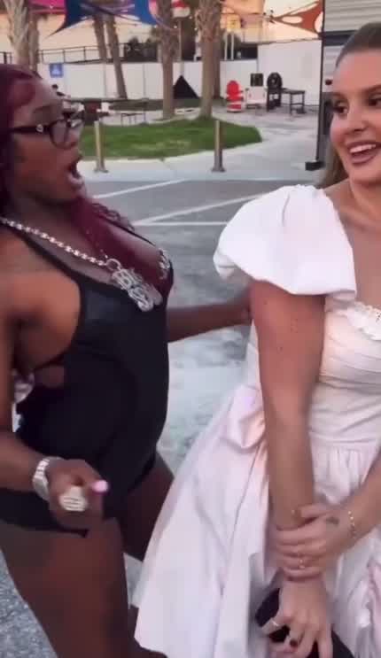 Lana and Sexyy Red dancing together 🤣🎀