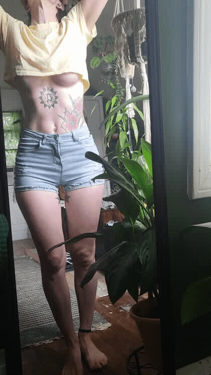 A croptop to show off my tattoos today 😋