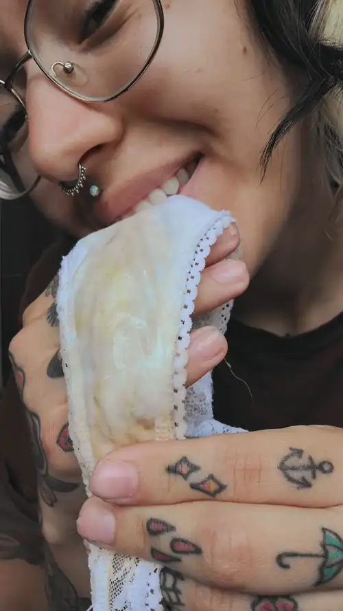 come taste my creamy latina panties :)