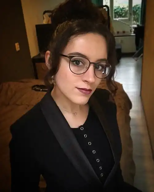 I discovered suits and glasses really are my thing, I feel so confident😊🙌🏼