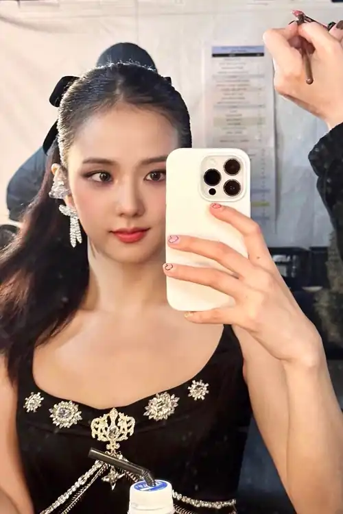 221107 Jisoo