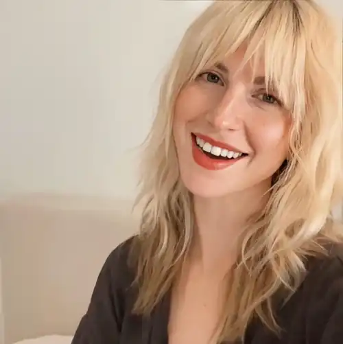 Hi