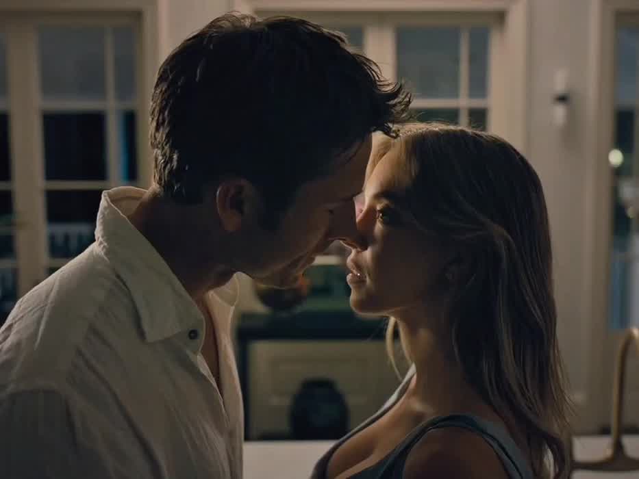 Anyone but you (2023)