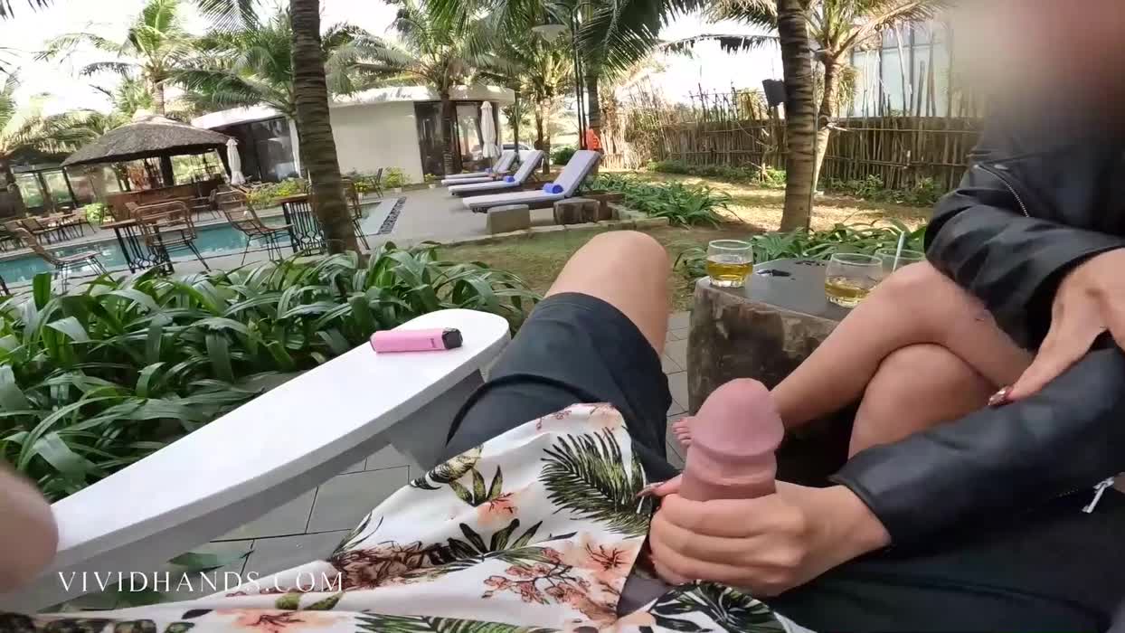 VividHands.com - Public Handjobs & Blowjobs