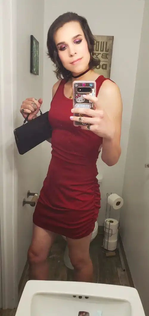 Some days I can't believe that pretty lady in the mirror is actually me ☺️