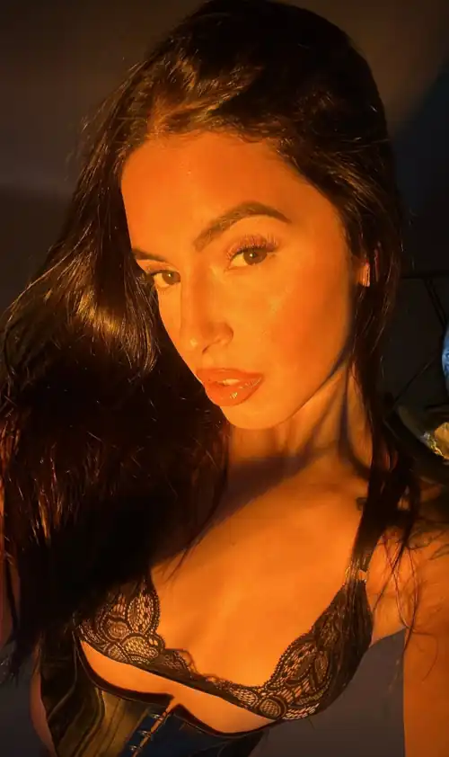 f18 do i look cute in black