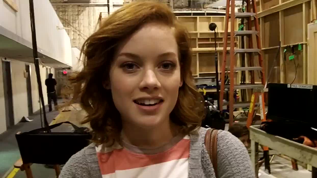 Suburgatory on set.
