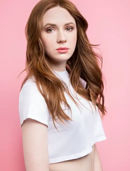 Karen Gillan is Straight up ATTRACTIVE!