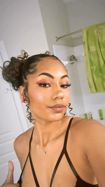 Your queen 🕷️🖤