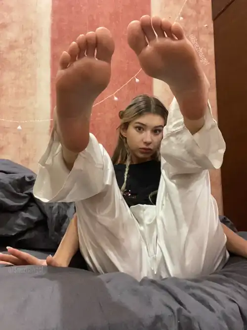 Would you sucked on my toes if I asked you? 🥵