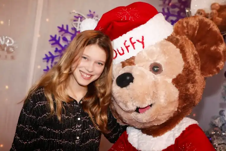 Lea Wishes you a Merry Christmas