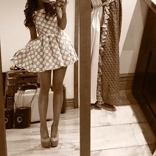 Ariana’s legs😫