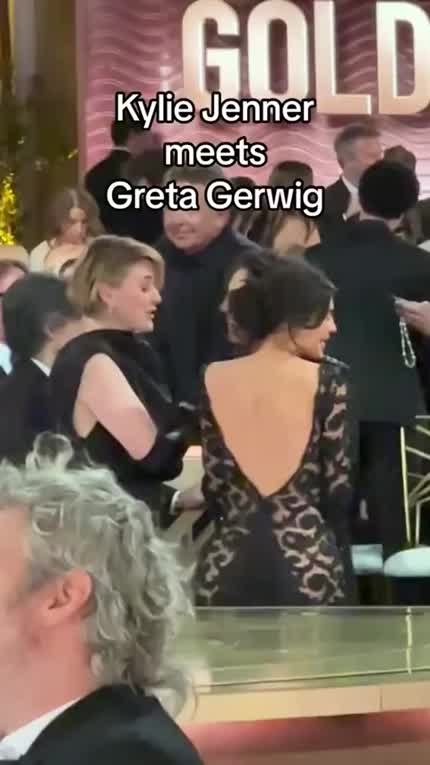 Kylie in golden globes 