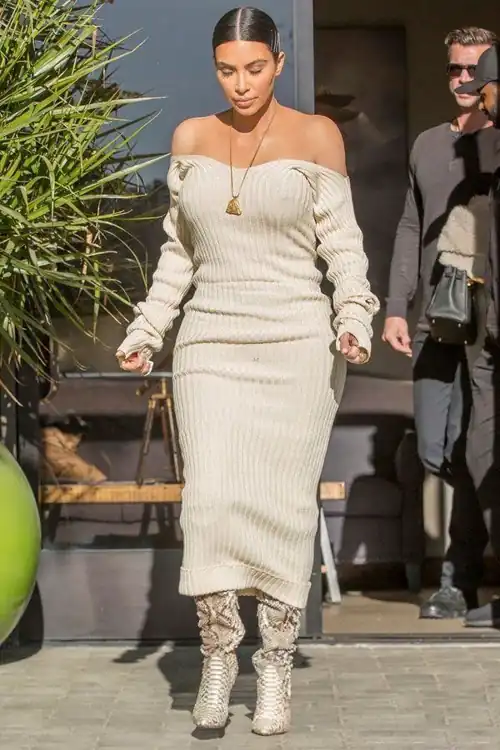 Mommy can I worship your louboutian sankeskin boots please!