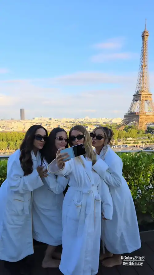 Taking a selfie with friends in Paris 7/25/2024