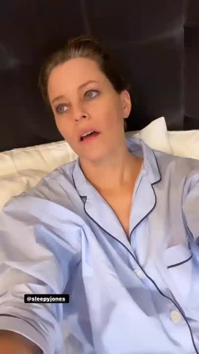 Elizabeth Banks full insta story