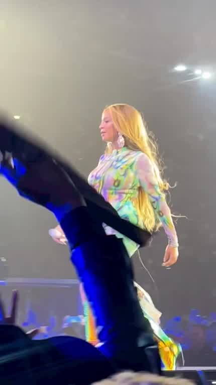 Our goddess is shaking her behind