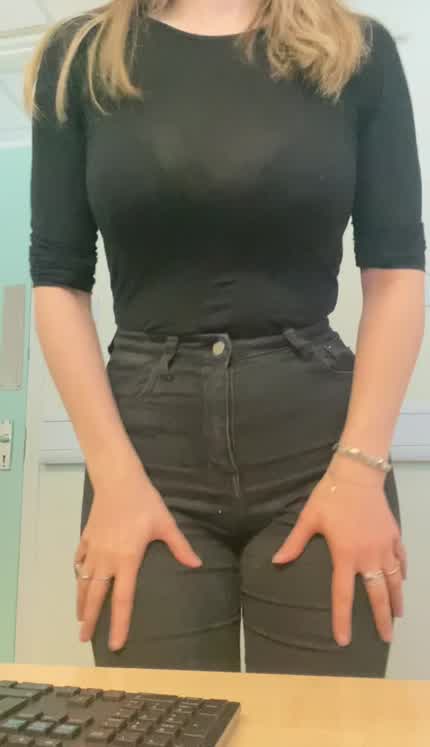 When I'm bored at work I get my perfect titties out [drop]