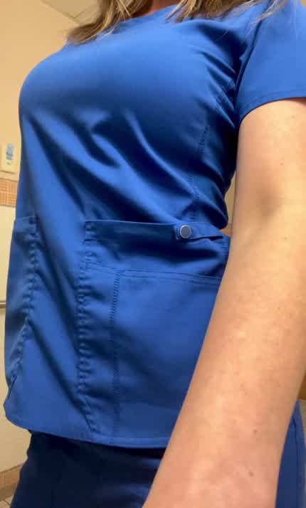 went to work with a freshly fucked asshole and a wet 🐱 💦