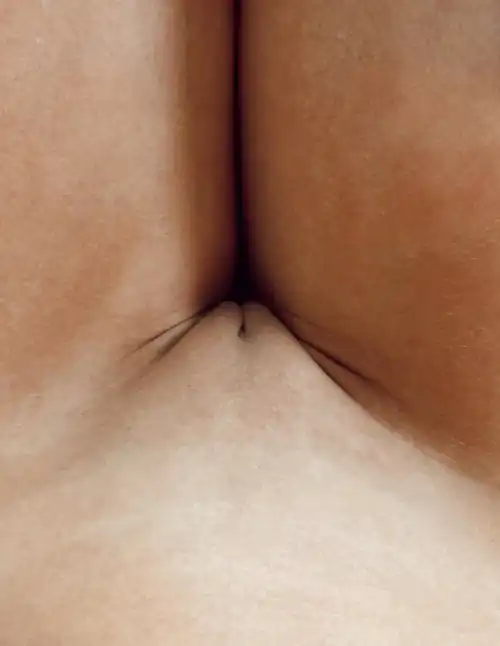 I shaved my pussy and now it's ready for you to play with