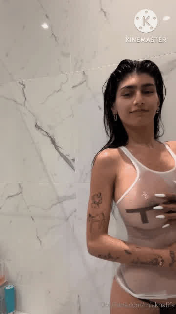 Wet shirt + Boobs