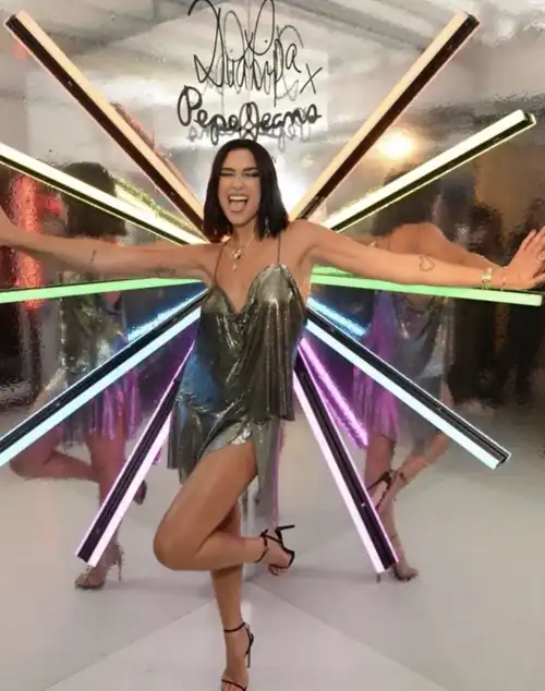 I wanna have passionate gay sex dressed like Dua Lipa