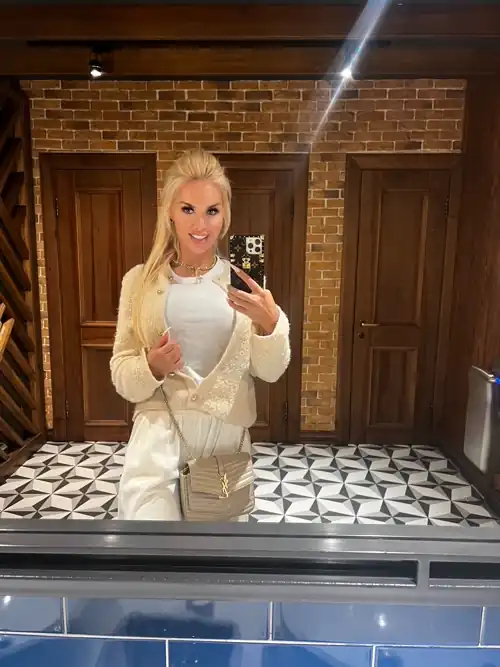 good blonde morning