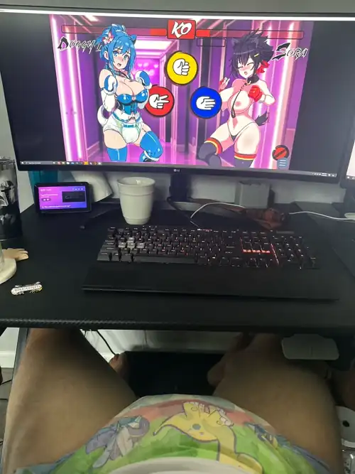 Diapered playing ABDL games on itch.io. What more could I ask for 💦