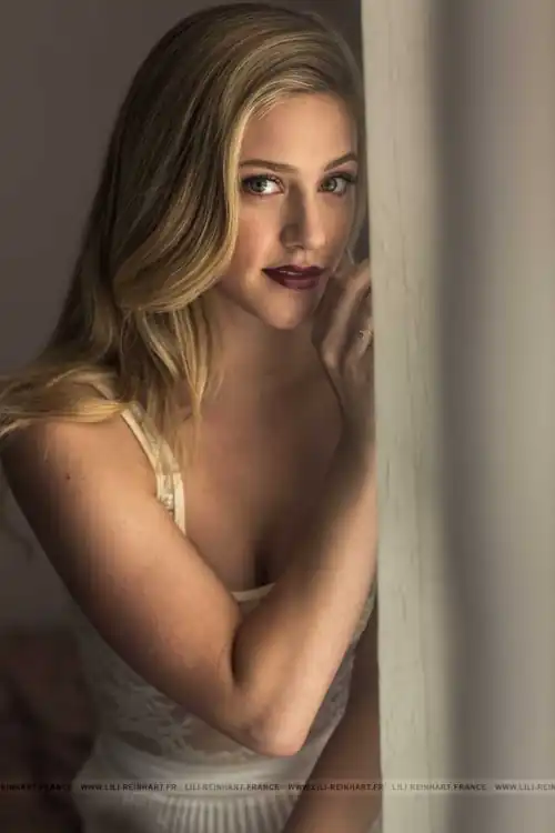 Betty Cooper [Lili Reinhart]