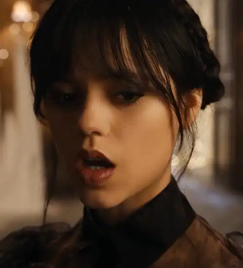 Her lips are so nice 😍