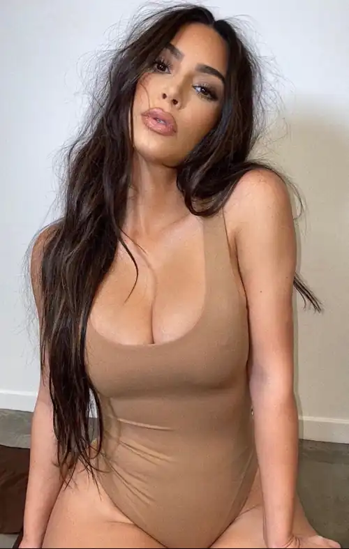Come milk my 19yr old bwc for Kim and let me tell you how I’d pummel your prostate