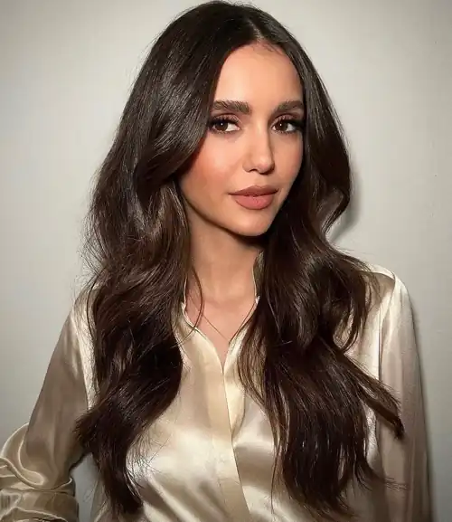Nina FreshVineWine press day look April 10, 2023