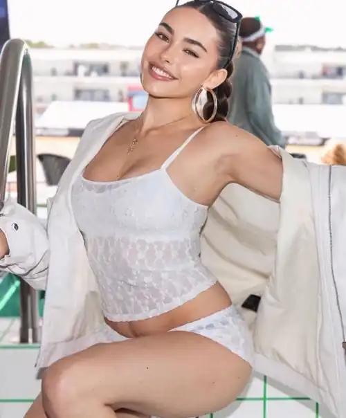 Anyone wanna smother each other in cum for Madison