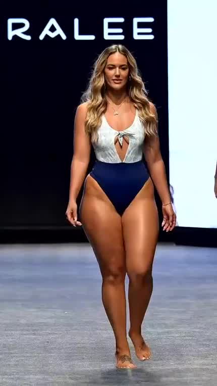 Marrisa in coralswim 2023