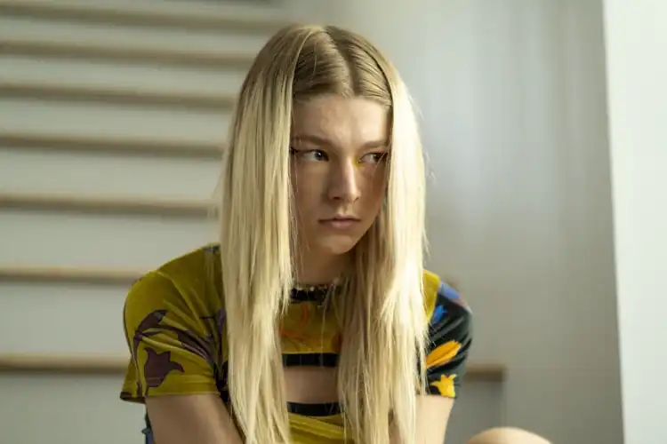 What do you think Jules is going to college for?
