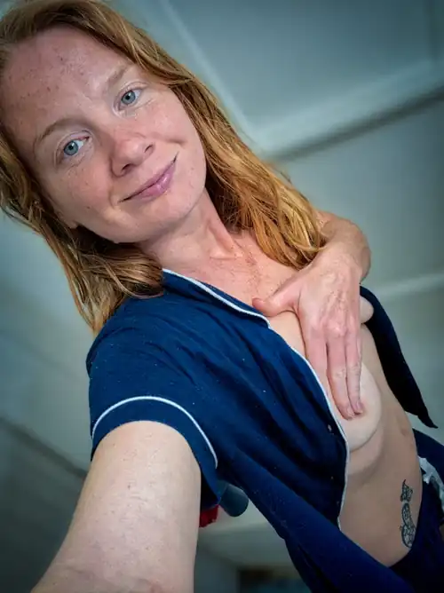 Social distancing, socially teasing: too hot for 6 feet apart🌶️