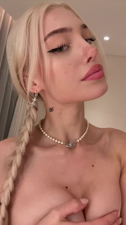 Blonde small slut, are you jerking off to me rn?