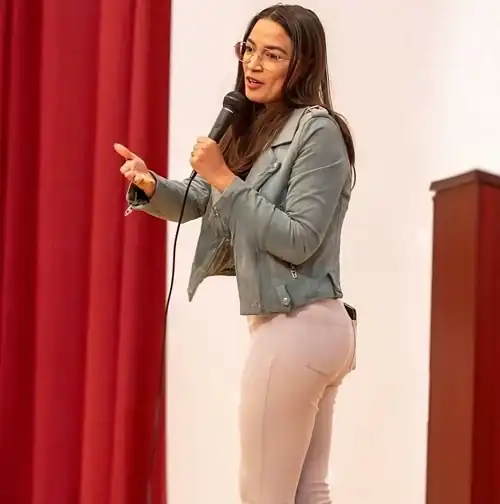 AOC 🍑